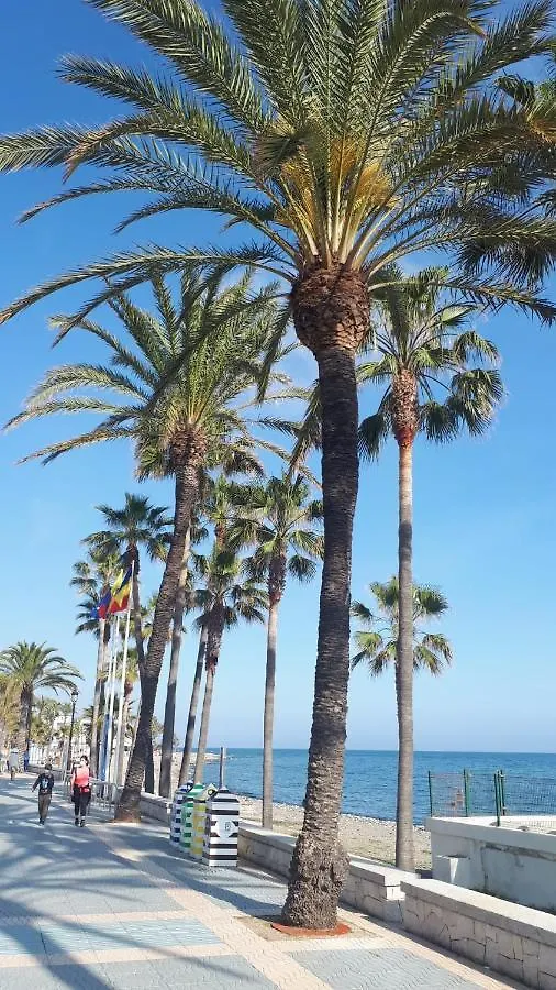 El Paraiso Golf Y Playa 埃斯特波纳 公寓